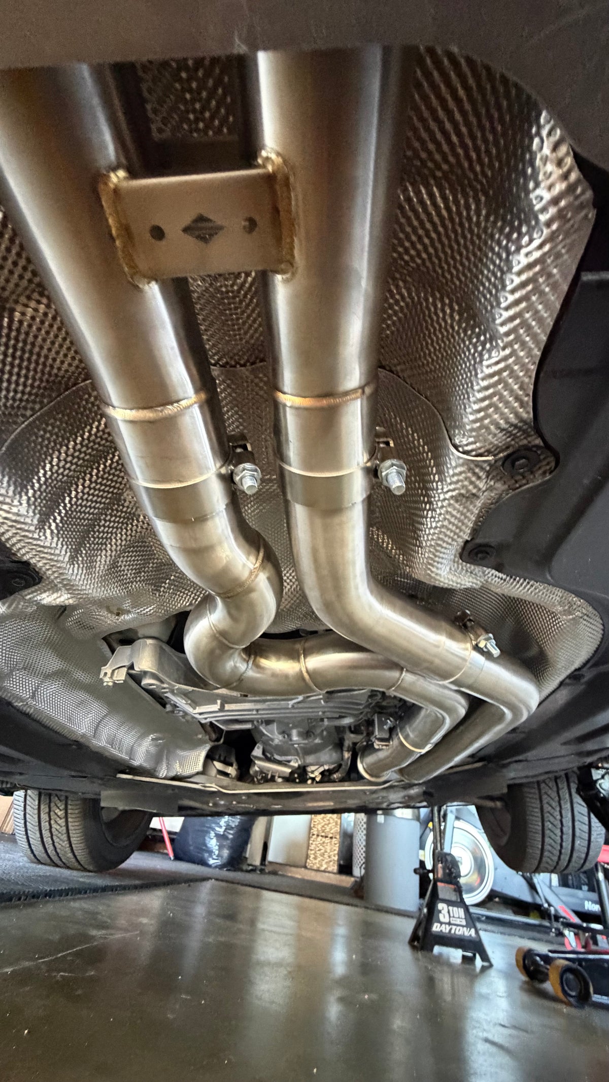 LRP Z Tech Equal Length Mid Pipe Exaust | BMW G8X Los Reyes Performance
